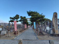 赤穂大石神社にお参りに
赤穂浪士の像が並んでました