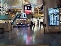 おはようございます

ホテルを５時過ぎにチェックアウトし乗り継ぎして羽田空港国際線ターミナルに着きました