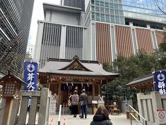 次は歩いてコレド室町近くの福徳神社へ。
神社のはしごは良いと悪いの両方の意見があるのですが、折角なのでこちらもお詣りしました。