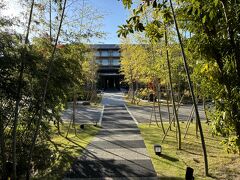 本当はまた城下町で食べ歩きをしたかったのですが、職場の健康診断で引っかかって再検査が必要なものがあったので午前中いっぱい地元の病院へ。
結果、年内予約がいっぱいだったので1月後半に予約を入れ、15時前にインディゴに着きました。