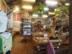 特に買いたいお土産もなかったのでランチ会場に直行します。