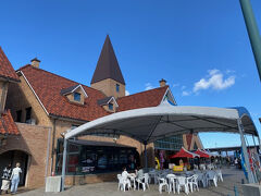まず最初に立ち寄った道の駅 キララ多伎の様子です。多くの観光客がおられました。
山陰の冬としては、珍しくきれいに晴れ上がりました。
