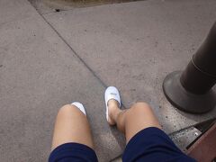 朝起きて、一服しに喫煙所に…

あ！見ての通り、短パン＆スリッパ←ｵｼﾞｻﾝ
誰もいない朝は…開放感満載！！！(〃∇〃)

