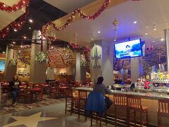 来たのは、何度も食べに来てるニューヨークニューヨークホテルのカフェです。