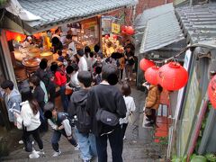 そしてそこから階段を下ると・・・豎崎路