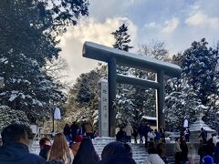 新年3日目。そろそろ人出が落ち着いて来たかな？
北海道神宮に、初詣に行ってきました。