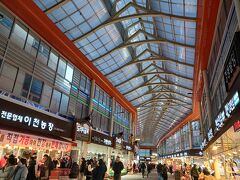 バスで移動！広い！