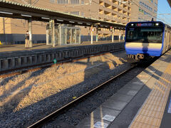 帰りはJR佐倉から総武本線で。やってきたのは新しめの新型車両 E235 系でした。鉄オタではないけれど、色合いが外房ブルーのようなイメージで調べてしまいました。

川村記念美術館、もう一度は行けません。今後は未定だそうですが、規模を縮小してでもどこかで再開できると良いですね。