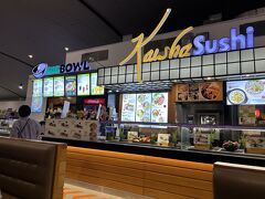 　１時間ほどでタンソンニャット空港に到着。ここでトランスファーです。
　シェムリアップからホ－チミンと国は変わるのですが、入国するわけではないので途中手荷物検査があるだけです。
　ところが沢山の乗換者がいて手荷物検査で20分くらい並びました。やはり乗り換え時間は余裕を持った計画が必要ですね。
　ちなみに手荷物検査では、シェムリアップ空港の制限エリア内で購入したカンボジアビ－ル１本と航空機内で貰った水のペットボトルが没収されました。えっ！なんで？？