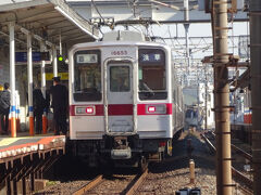 東武牛田駅。京成関屋駅と目と鼻の先。特に京成で来て東武線の下りホームに乗り換える場合が至って便利。所要時間４分もかからない。
