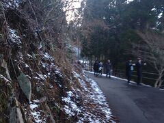 　延暦寺を目指して、比叡山を散策。
　比叡山は京都と滋賀にまたがる山であり、鎌倉時代には、法然、親鸞、日蓮ら多くの仏教の祖師を育成しました。織田信長が焼き討ちにしたことで知られています。