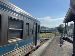 土讃線の普通列車で西進します
