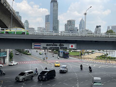 サラデーン駅で降りたら
私にとってはここに来なくちゃ始まらない
定番中の定番スポットへヽ(^o^)ﾉ