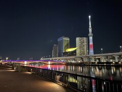 浅草寺後は川沿いをおさんぽ。