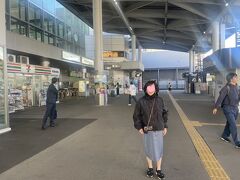 高松駅も近代的な建物になっていましたが、ヨーロッパの様な頭端式のホームに、宇高連絡船時代の高松駅の記憶が重なりました。