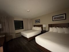 フロントのある棟から車で1～2分移動してイースト棟に宿泊します。