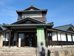 次は日本一短い手紙の館を見学です。
公募した入賞作品が展示されています。

