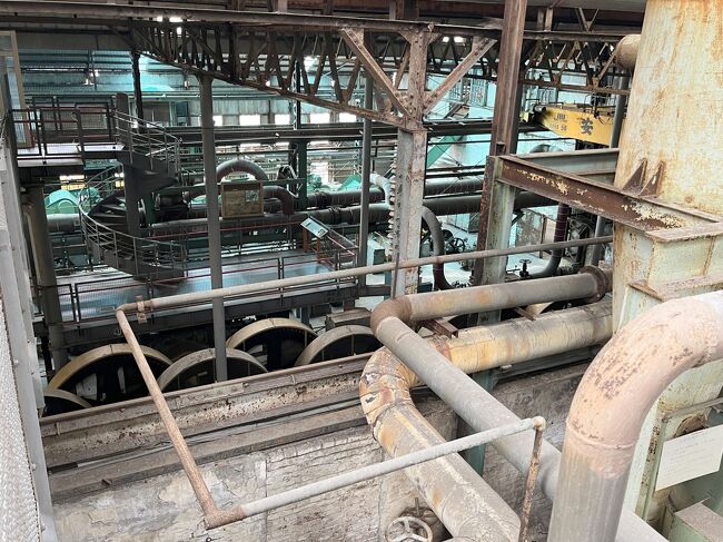 階段を上がって上から眺めます