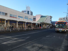 JR西八王子駅から散策スタートです。八王子の隣駅ということで寂れているのだろうと思っていたのですが、駅周辺は案外栄えています。2023年度の1日平均乗車人員は29,203人で近隣の日野駅・高尾駅よりも僅かに多いそうです。