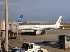 こちらの飛行機でまずは関空→北京へ。