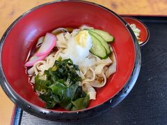 ランチは名古屋城内の麺類食堂さんで
冷たいきしめんを頂きました。