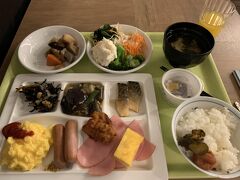 ホテルはバイキングだった