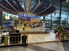 旅行3日目
12月30日朝7時にホテルからGrabタクシーでプノンペン国際空港に来ました。
朝食は唯一営業していた空港のカフェ