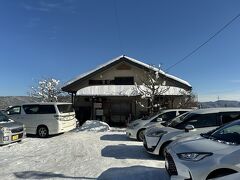 １２月３０日はお目当ての蕎麦屋「高瀬川」が休日で、一度行ったことのある別の蕎麦屋へ。大町の郊外にある「野の花」