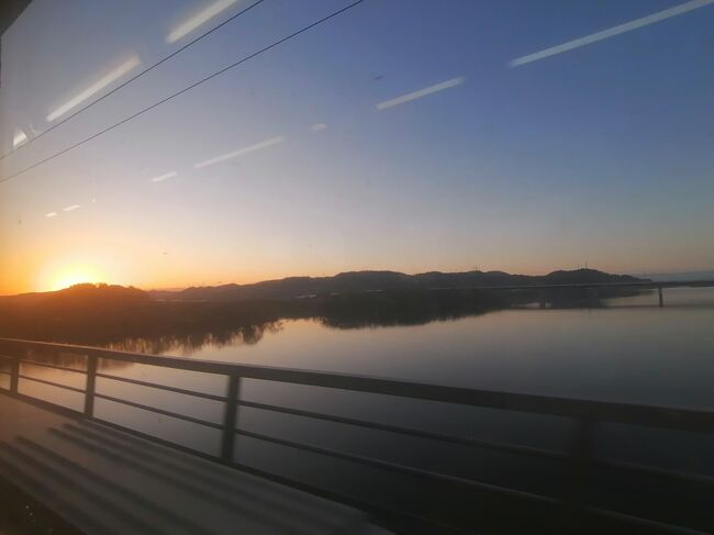 7:19<br />太陽が見えてきました。この日は元旦なので初日の出です。