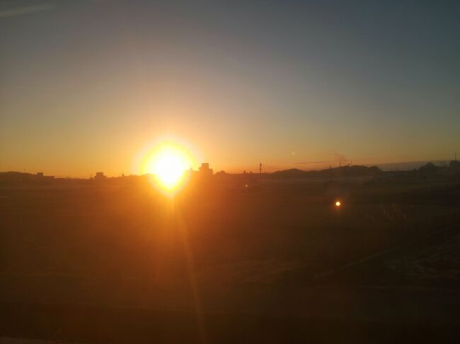 7:24<br />新倉敷駅を通過したあたりで太陽が見えてきました