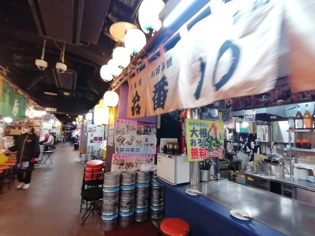 複数のお好み焼き屋が入ってます