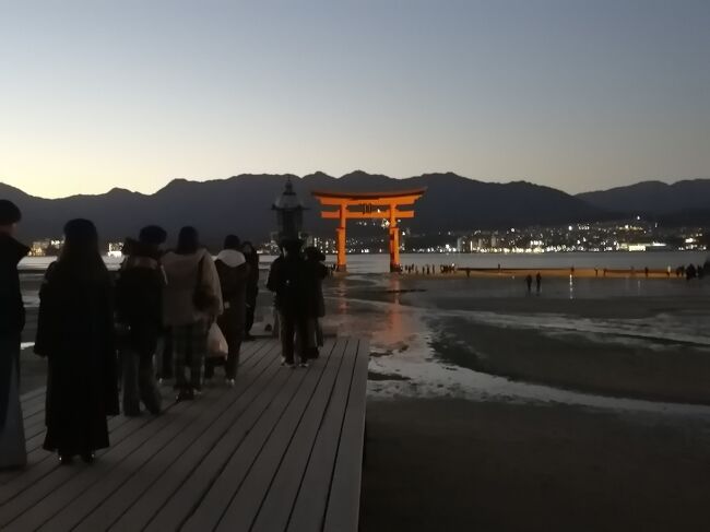 17:41<br />ここはフォトスポットになっているのでいつも混んでいるので奥から写真を撮りました