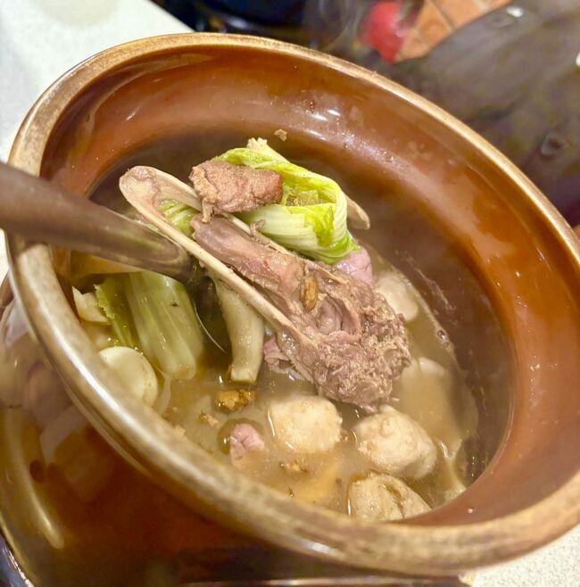 出てきたのコレ！何？！<br />でも白菜、団子、鴨肉^ ^<br />コレがビックリ！！<br />美味しい！凄い美味しい！