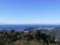 展望所から東京湾に富士山