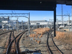 まもなく拝島駅到着・・・
この駅の分岐線路が面白い・・・・