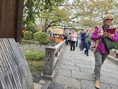 巽橋。
大変賑わっていました。
インバウンドたくさん～