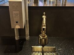 大阪ステーションホテル
かつて新幹線の車内で使用されていた「封筒型紙コップ」があります
私は知りませんが

と言いますのも　私が生まれて初めて新幹線に乗ったのが　昭和52年5月13日　中学3年生の時　北九州への修学旅行でなのです
我が家では　家族みんなで宿泊を伴う旅行行った事はありません。　
父の休みは唯一日曜日だけ　　
母は実父母の面倒を見ていましたので

裕福ではありませんでしたが、とても楽しかった日々です

