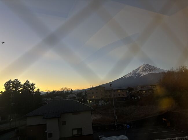 早朝の湖畔富士 650x_84713141.jpg?updated_at=
