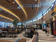 常磐道に乗り、途中守谷SAでぷち休憩。

朝早いからか、空いてました。
ここのパン屋さんのカレーパン、ボリュームがすごいんですよねえ。
カレーパンを注文するとカレーを追いがけしてくれます。
今日は頼んでないけど。