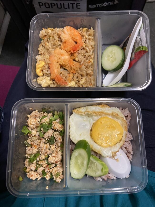 準富裕層とか威張ってるくせに<br />夕食代はセコりました<br /><br />そのせいか、ものすごく美味しくなくて、<br />一口ずつ食べて、ごみ箱に入れさせていただきました<br /><br />SDGSなのはわかってますよ。<br />でもですよ、無理して不味いもの食べて<br />気持ち悪くなったら<br />下段の方にご迷惑をおかけするやないですか。（言い訳）