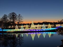 プリンスのアウトレットでは、まだイルミネーション。

https://www.youtube.com/watch?v=8f9jG64bgMQ