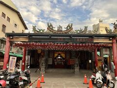 帰りがてらお寺を見てホステルに戻りその後は観光もせず、シャワーを浴びて次の日までずっと寝ておりました。

長くなってきたのでここで一度終わります。