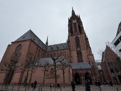 フランクフルト大聖堂に到着しました。
