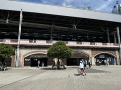 新橋駅に到着