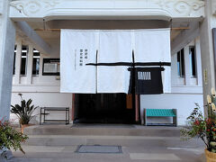 日本100名城スタンプはこちらの歴史資料館の入り口で声かけて出してもらいます。
せっかくなので入館料300円を払い、中の展示もみました。
なかなか見ごたえあります。