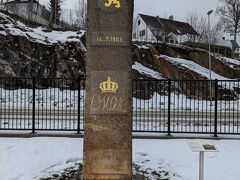 駅に戻ってきた。
ノルウェー国王の碑がある。