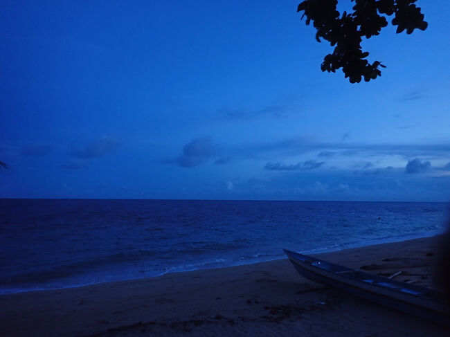 夜が過ぎて、次の日の朝は、