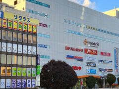 ホテルへ向かう途中、駅を背にして見えるのがトナリエ宇都宮
いろいろなお店が入っており旅行者にも駅近で便利でした