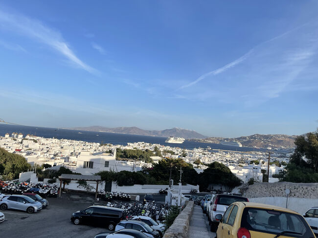 帰りも来た道を戻ります。海と街が遠くに見えます。<br /><br />チェックアウトは10時なので一旦宿に戻りミニバーにあったコーヒーを飲みながら休憩し、荷造りしました。<br />