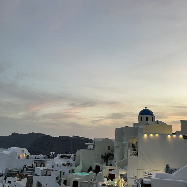 夕焼けは綺麗だったからまあいいか！ということで気を取り直して夜ご飯を食べに行きます。